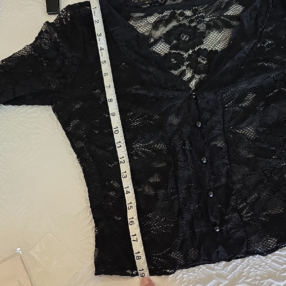 Elegant Black Lace Blouse - Picture 7 of 8